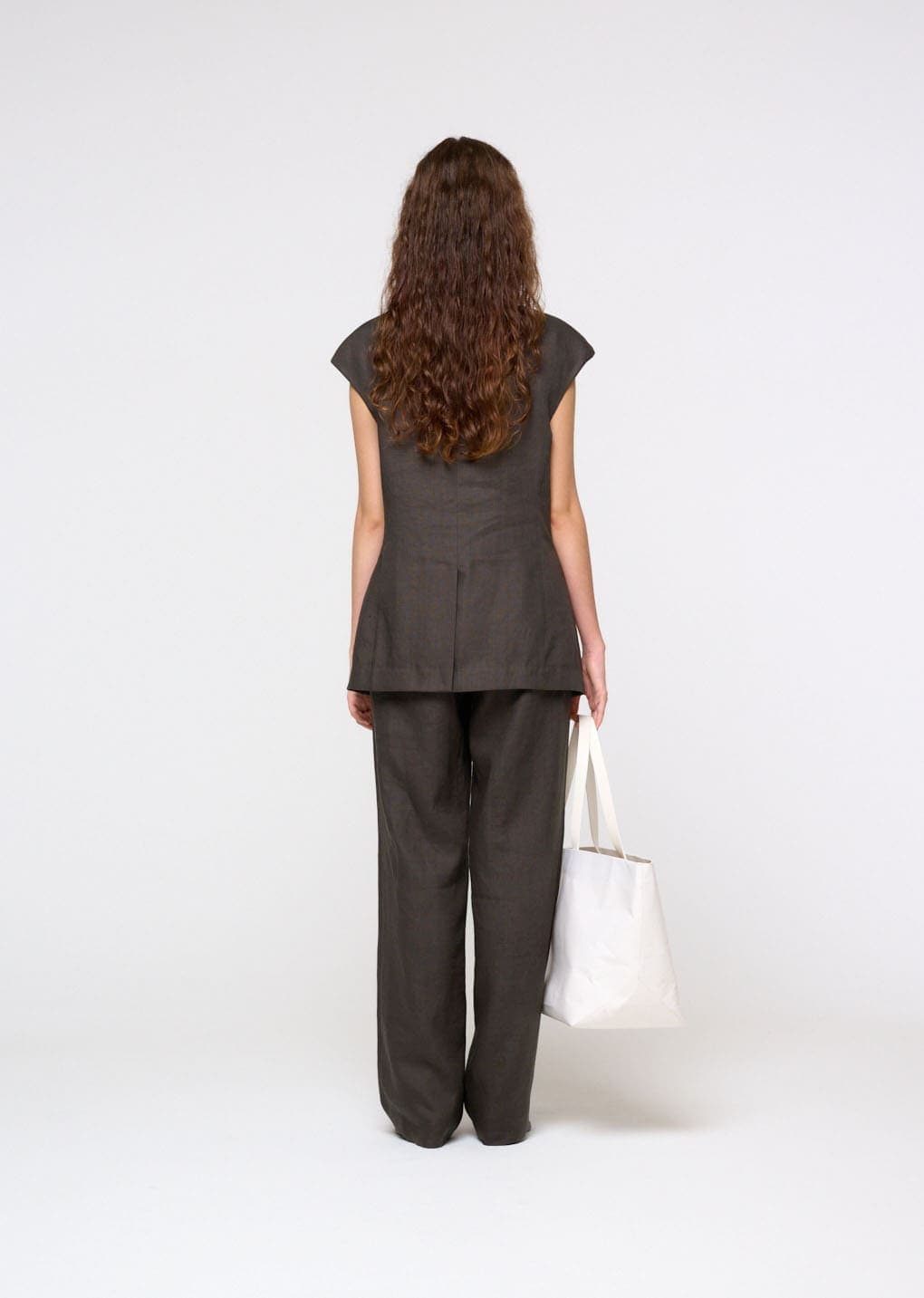 Linen Curved Vest, Khaki Grey — vue 4