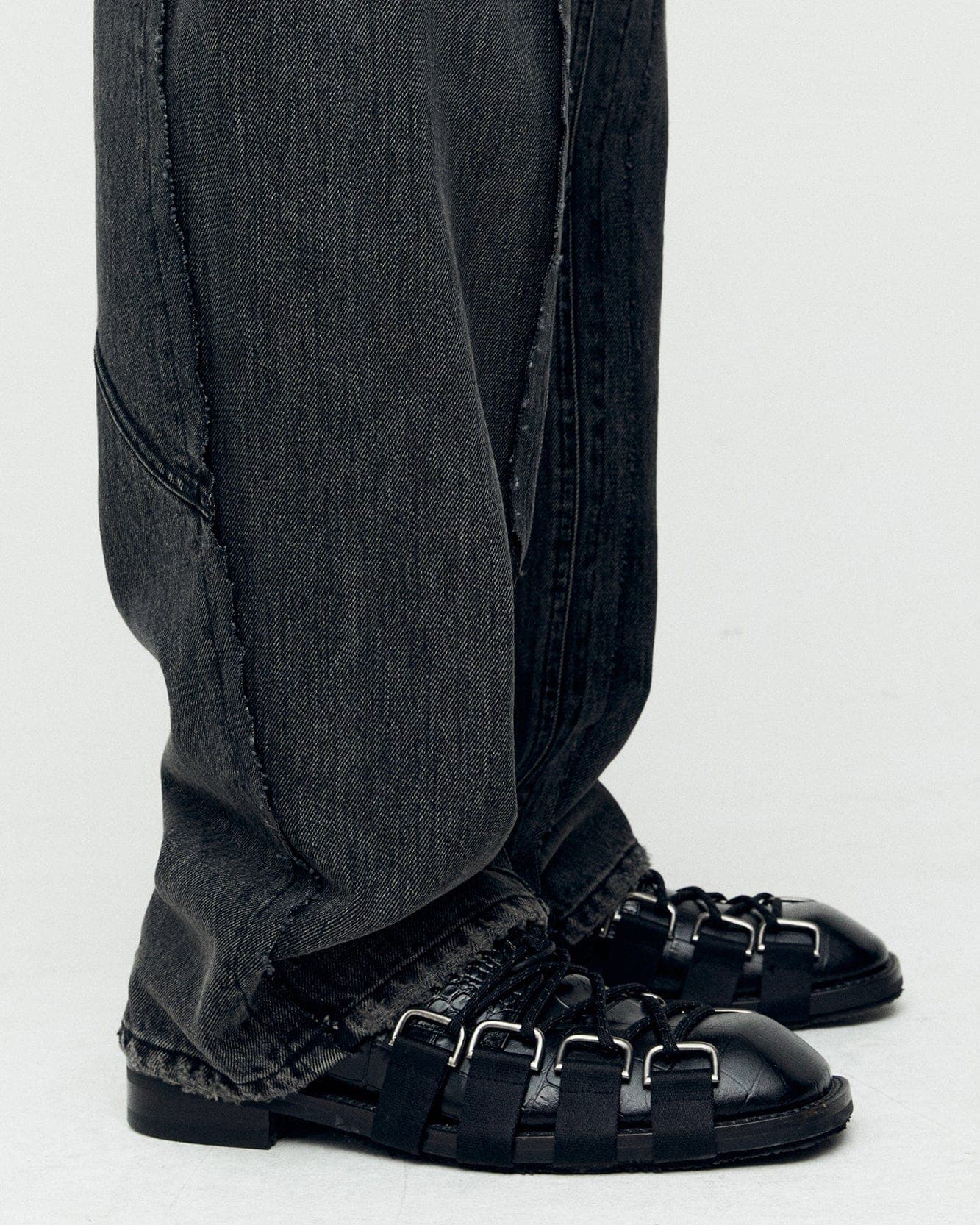 Panel Carpenter Wide-Leg Jeans (Washed Black) — vue 7