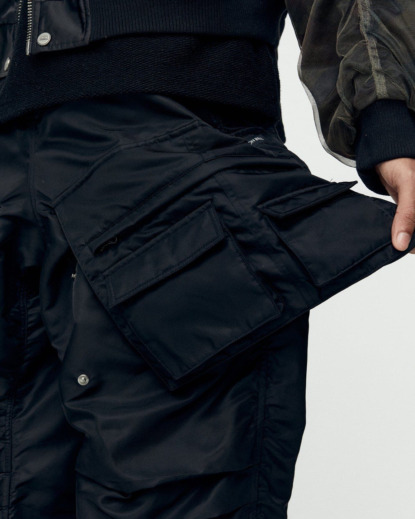 Pocket Bag Cargo Pants (Black) — vue 7