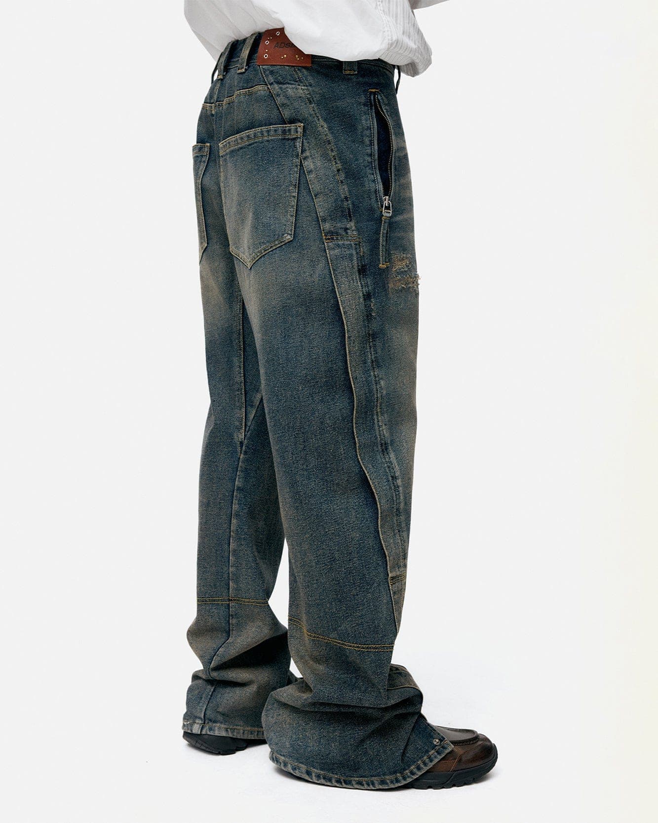 Twisted Zipper Pocket Jeans (Dusty Blue) — vue 11