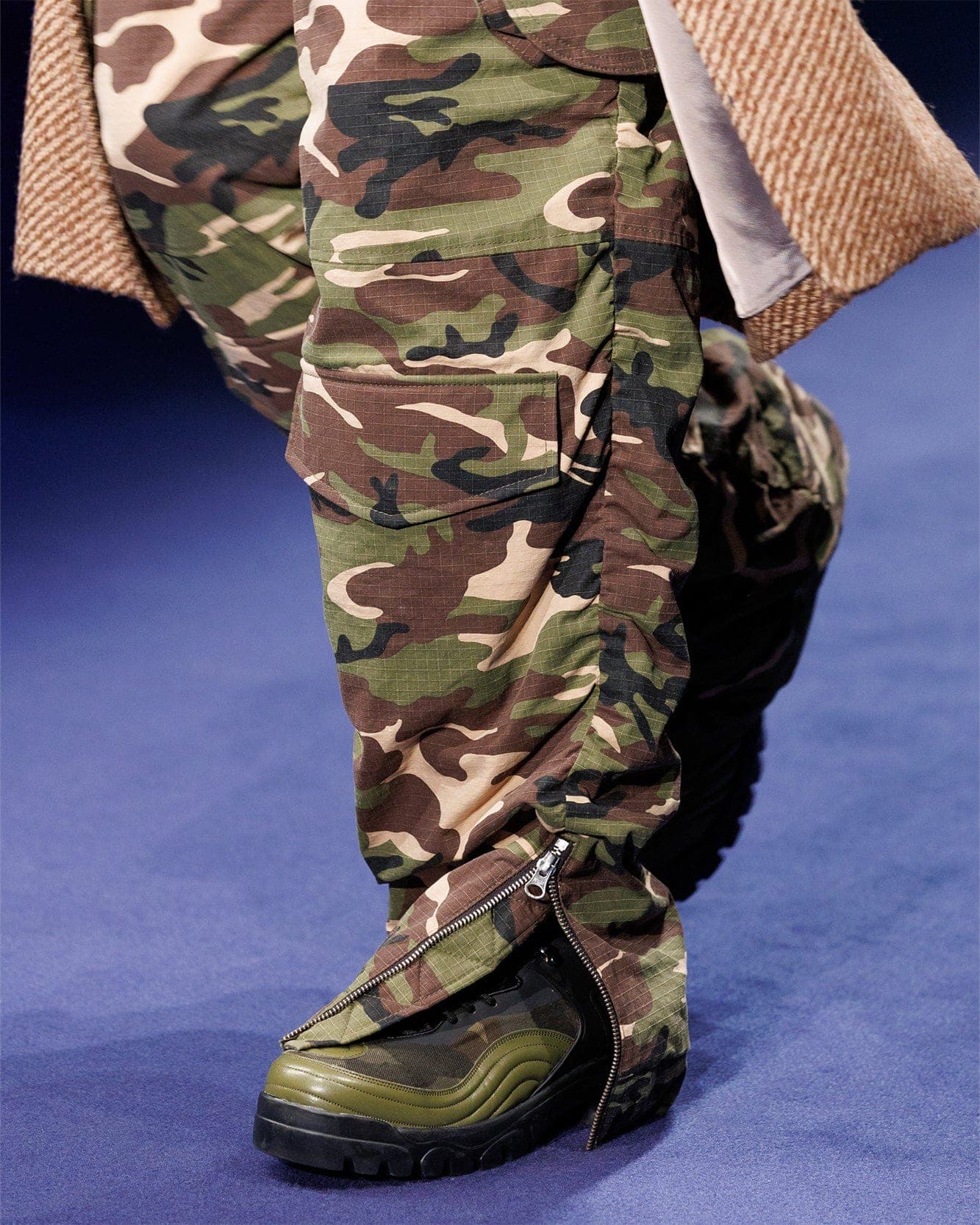 Reversible Padded Camouflague Cargo Pants (Sand) — vue 10