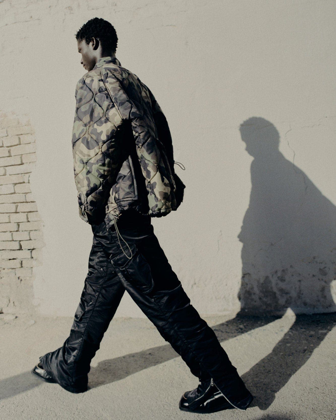 Reversible Padded Cargo Pants (Black) — vue 5