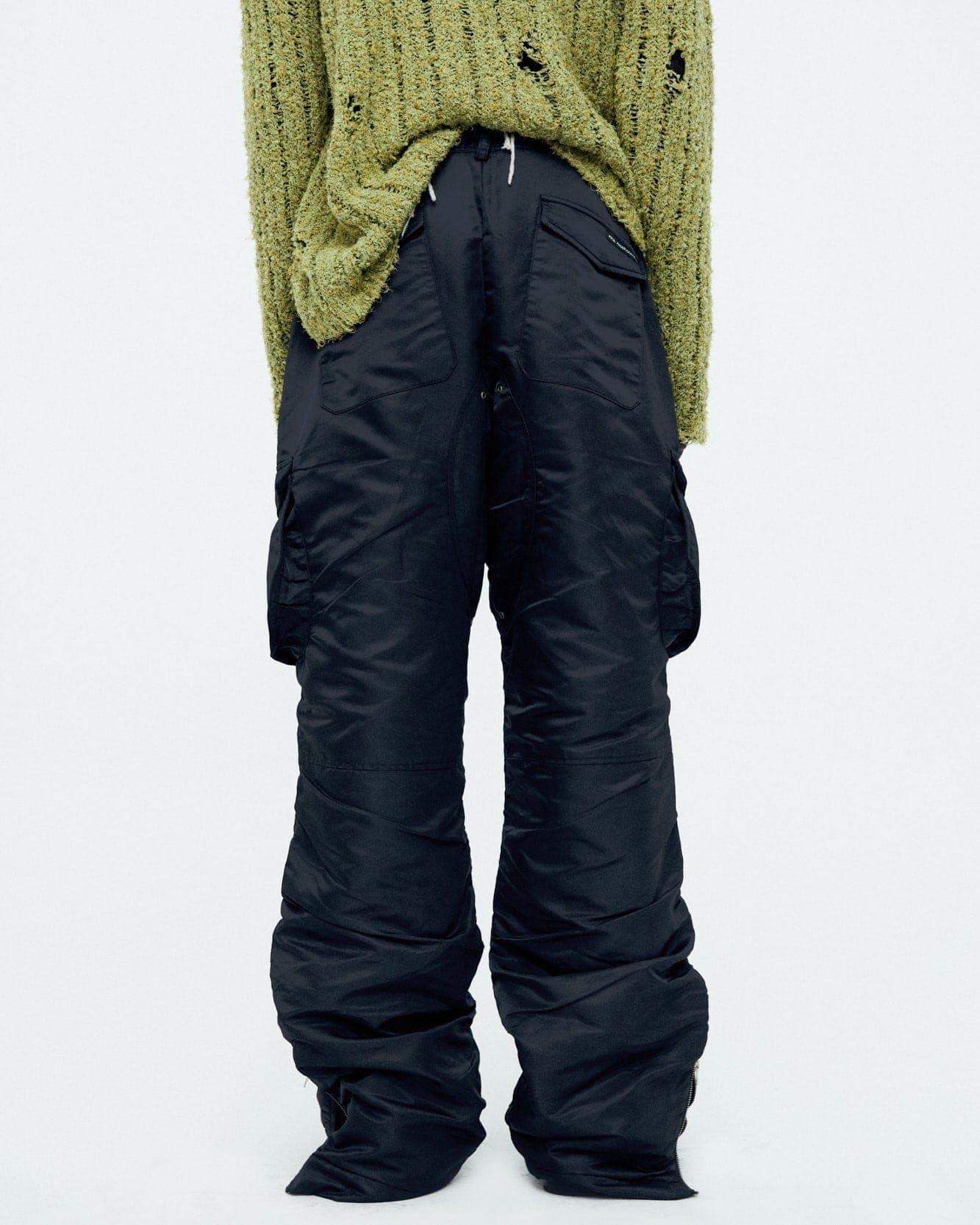 Reversible Padded Cargo Pants (Black) — vue 9