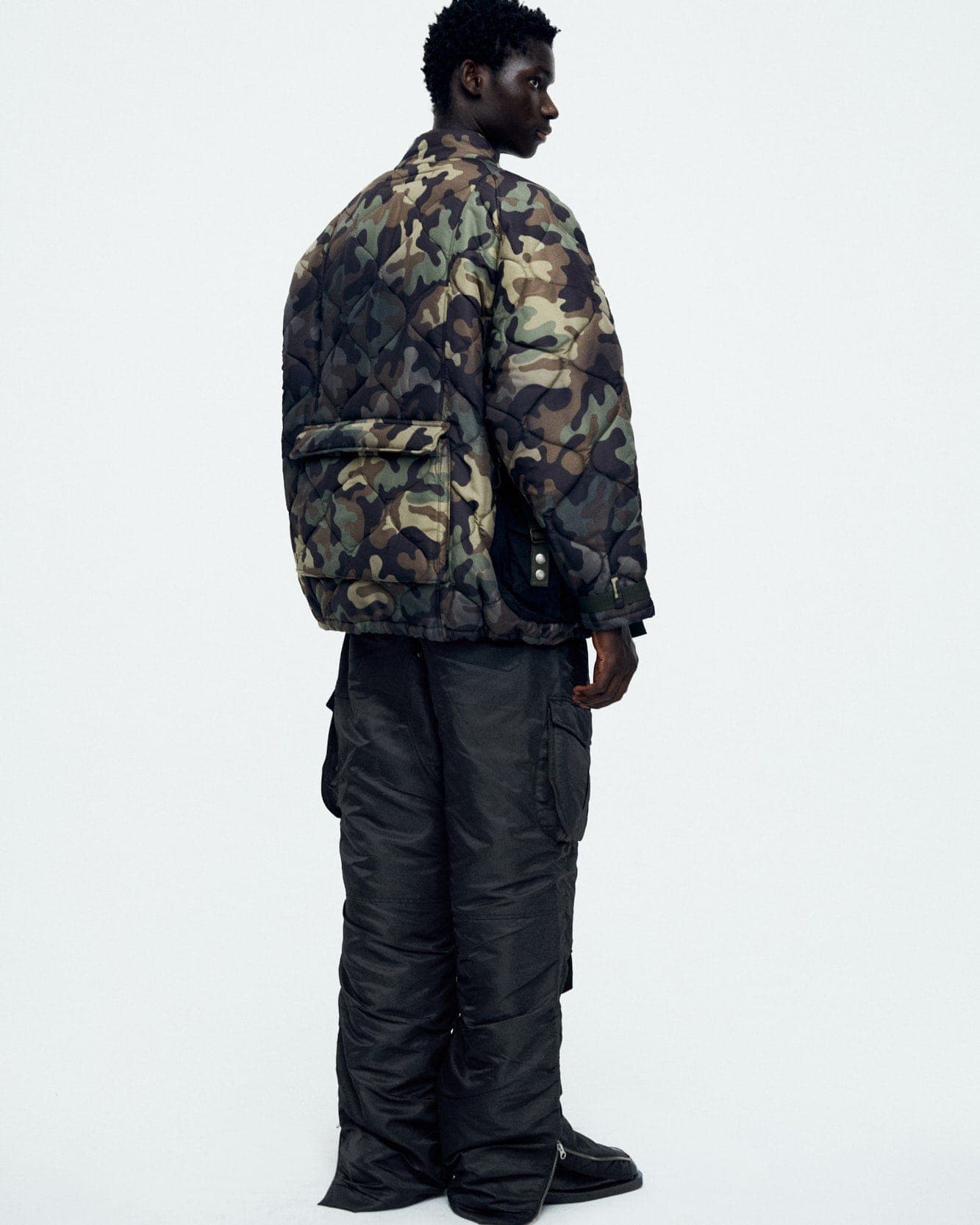 Reversible Padded Cargo Pants (Black) — vue 10
