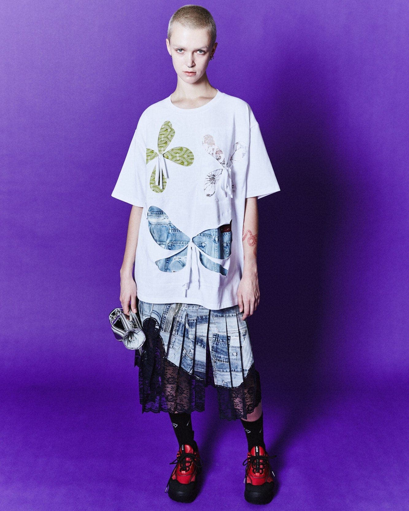 Kyra Blooming Fabric Flowers T-Shirt (White) — vue 2