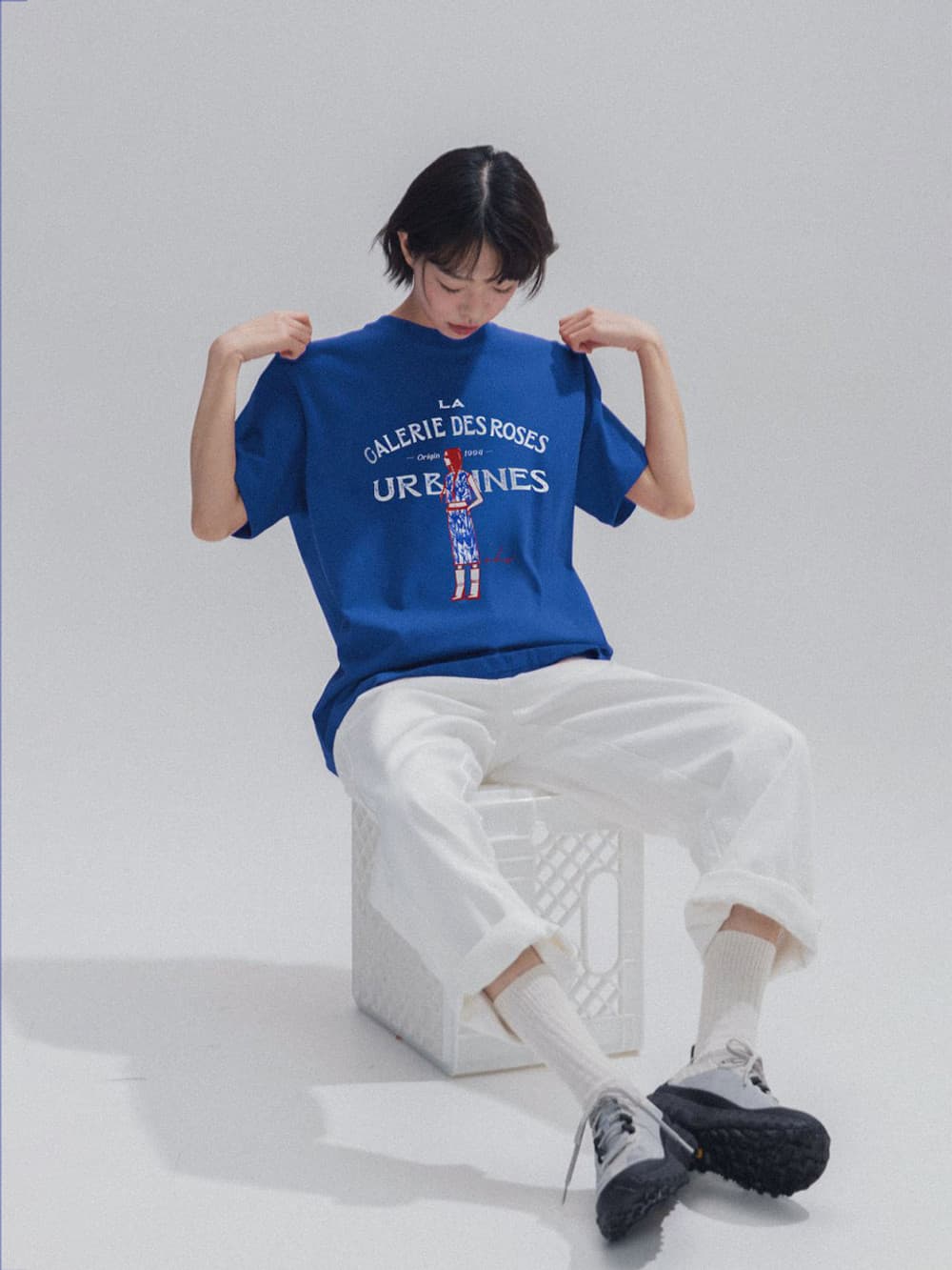 French Muse Artwork Tee (Blue) — vue 4