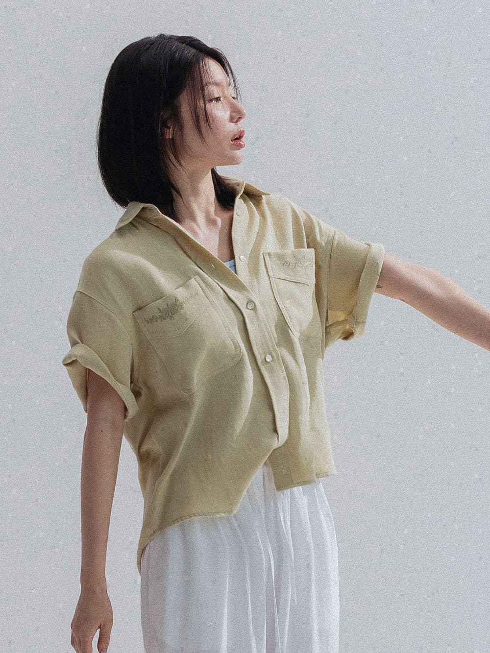 Soft Embroidery Cotton Shirt (Olive) — vue 4