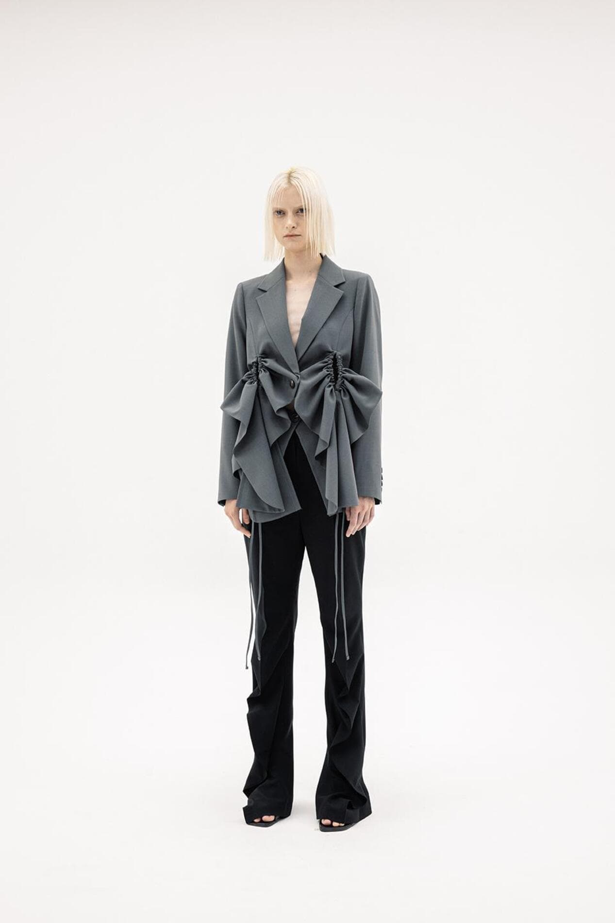 Decon Pulling Blazer — vue 3