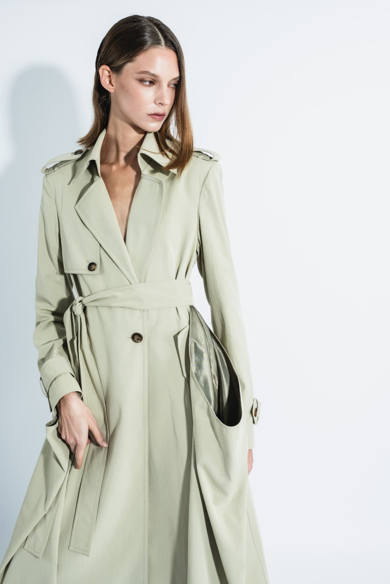 Expandable Asymmetric Trench Coat — vue 1