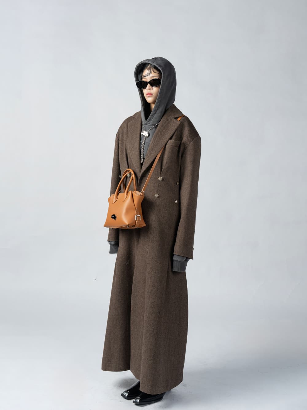 Brown Twill Tuck Maxi Coat — vue 6
