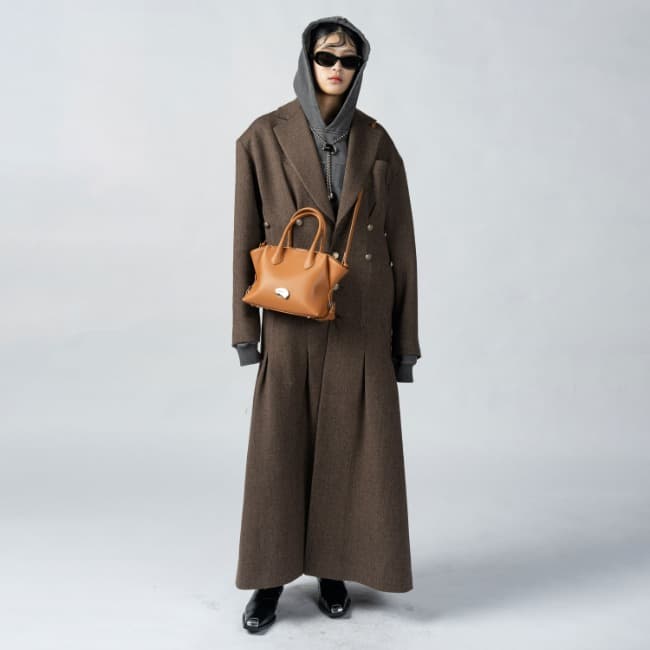 Brown Twill Tuck Maxi Coat — vue 1