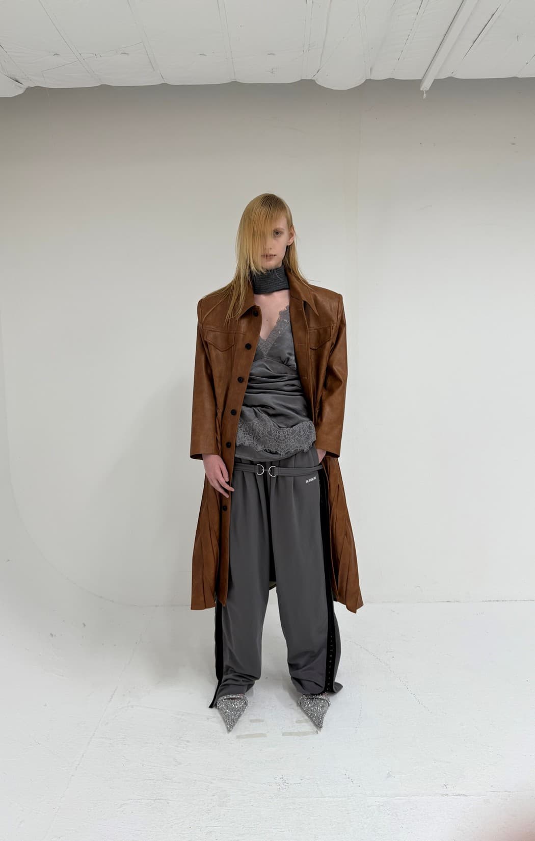 Back Garter Side Hook Sweat Pants — vue 1