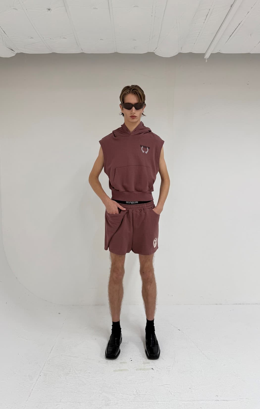 Piercing Logo Sleeveless Hoodie — vue 3