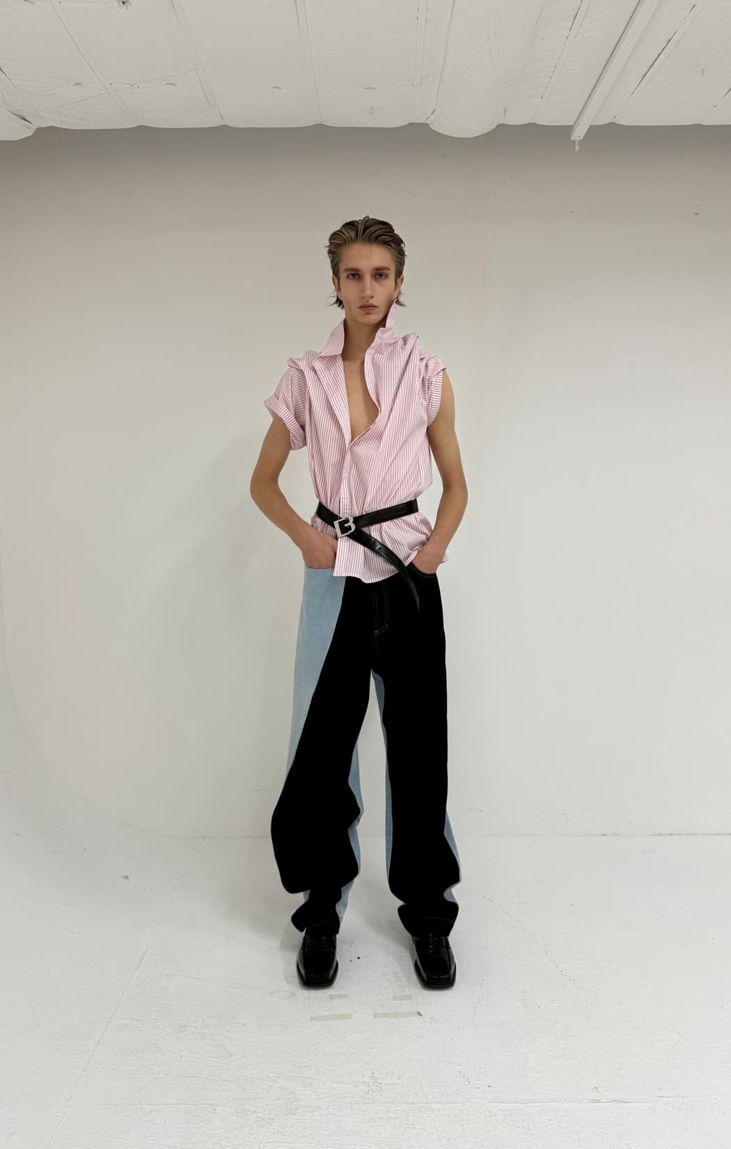 Tucked Sleeve Shirt — vue 1