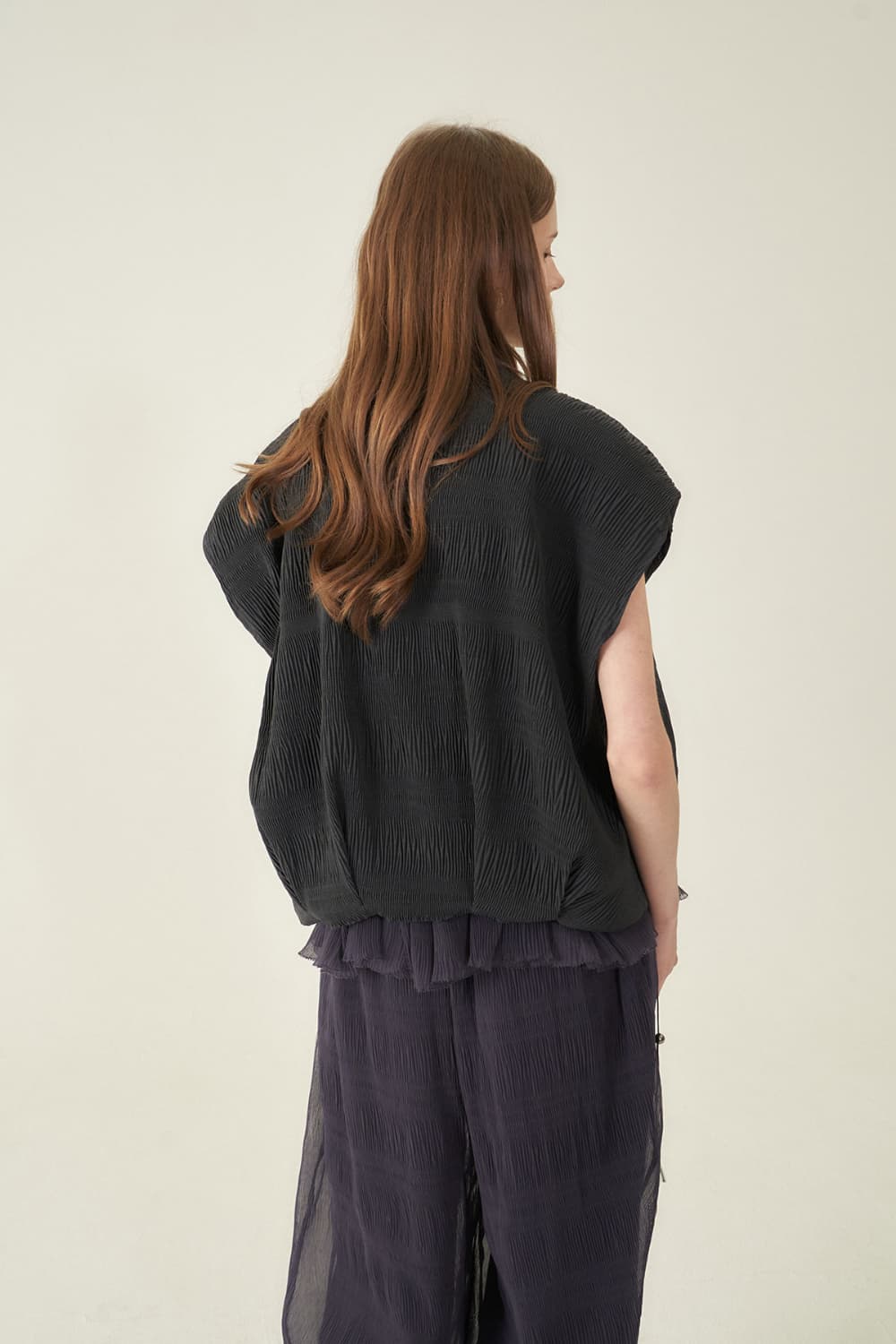 [CAHIERS 26SS] Crinkle High-Neck Balloon Cap-Sleeve Jacket — vue 12