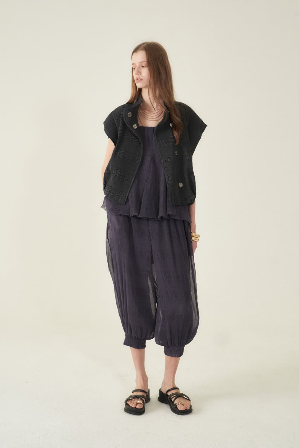 [CAHIERS 26SS] Crinkle High-Neck Balloon Cap-Sleeve Jacket — vue 13