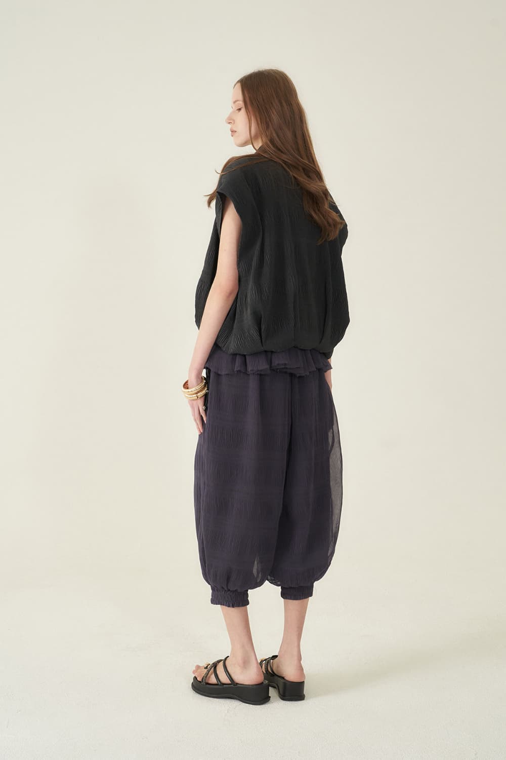 [CAHIERS 26SS] Crinkle High-Neck Balloon Cap-Sleeve Jacket — vue 14