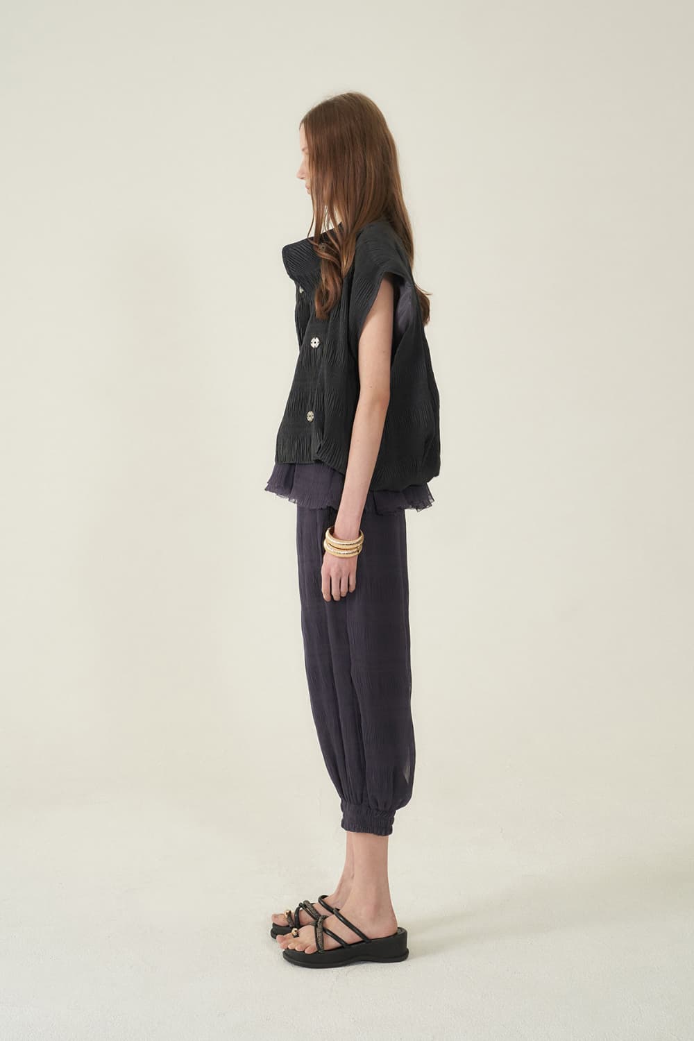 [CAHIERS 26SS] Crinkle High-Neck Balloon Cap-Sleeve Jacket — vue 16