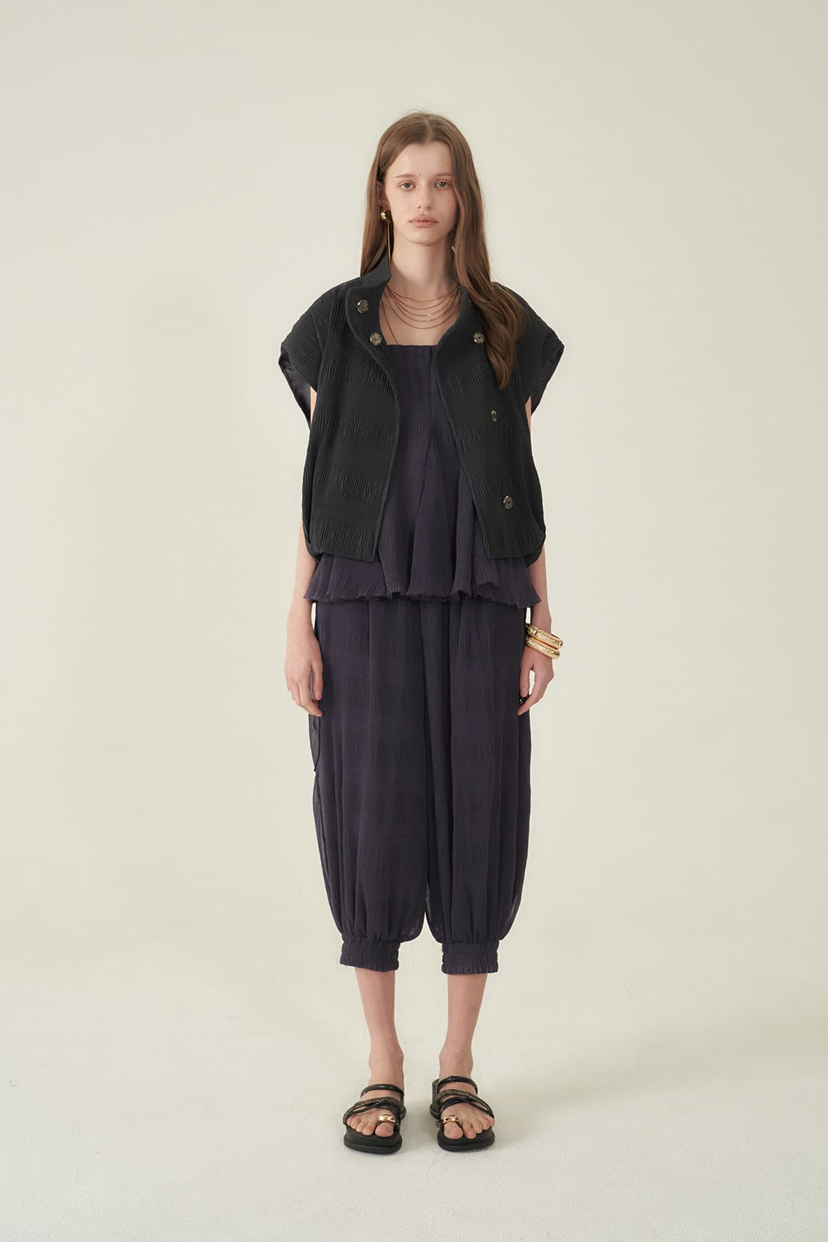 [CAHIERS 26SS] Crinkle High-Neck Balloon Cap-Sleeve Jacket — vue 3
