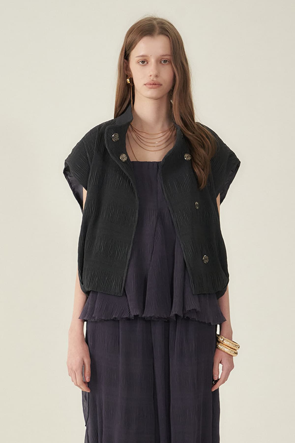 [CAHIERS 26SS] Crinkle High-Neck Balloon Cap-Sleeve Jacket — vue 1