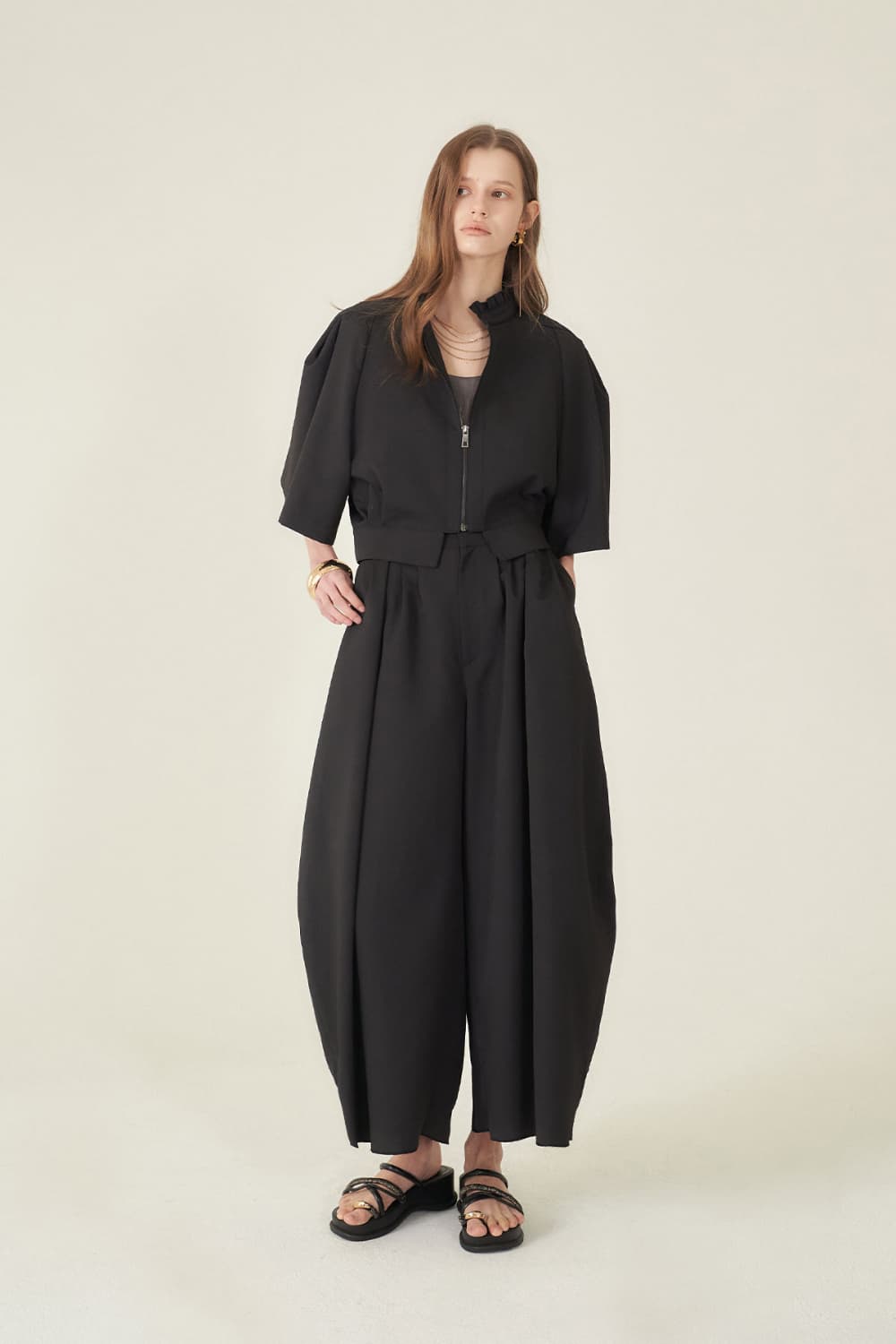 [CAHIERS 26SS] High-Neck Half-Sleeve Balloon Zip-Up Jacket — vue 11