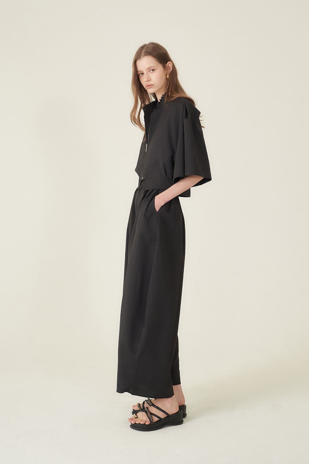 [CAHIERS 26SS] High-Neck Half-Sleeve Balloon Zip-Up Jacket — vue 13