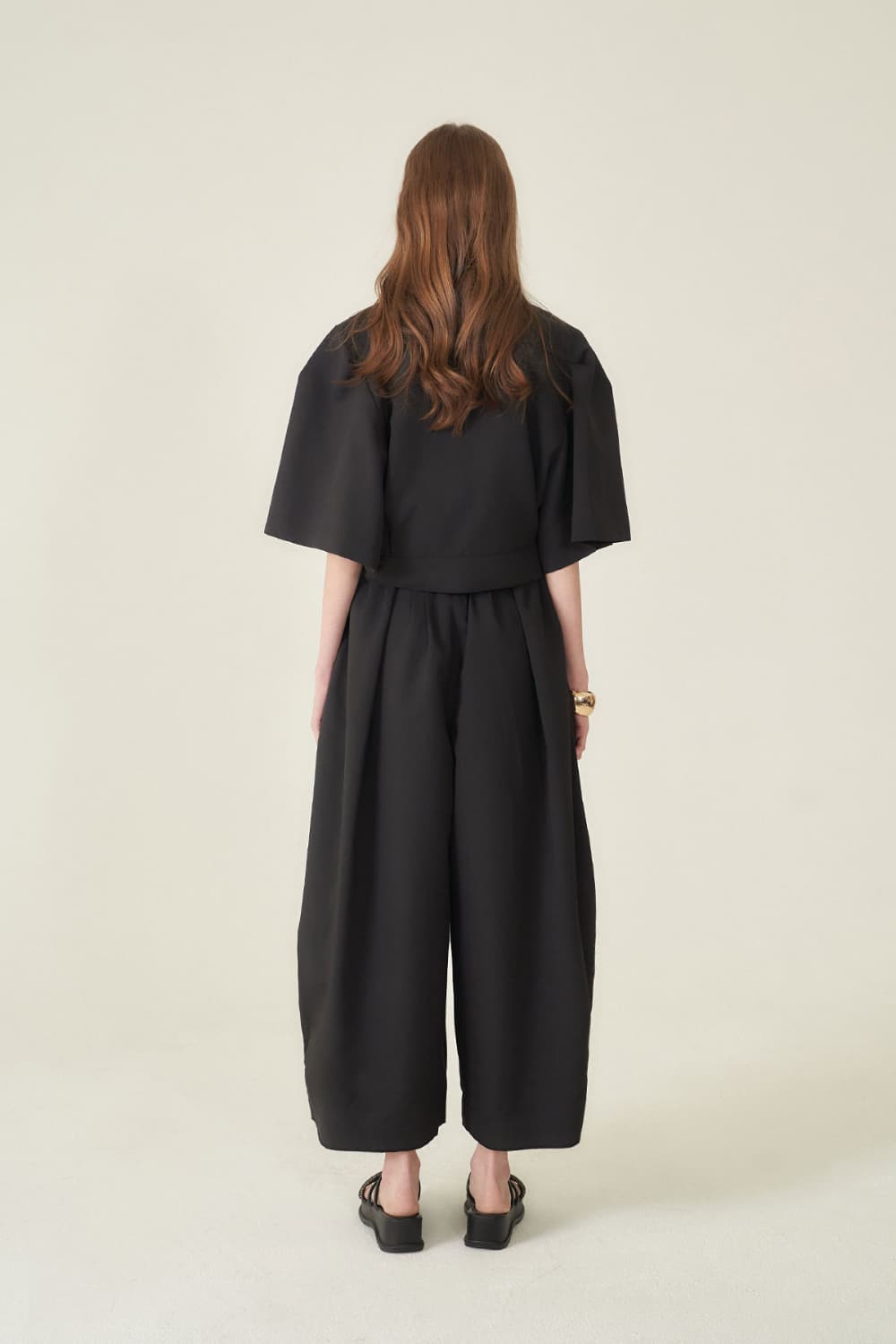 [CAHIERS 26SS] High-Neck Half-Sleeve Balloon Zip-Up Jacket — vue 19