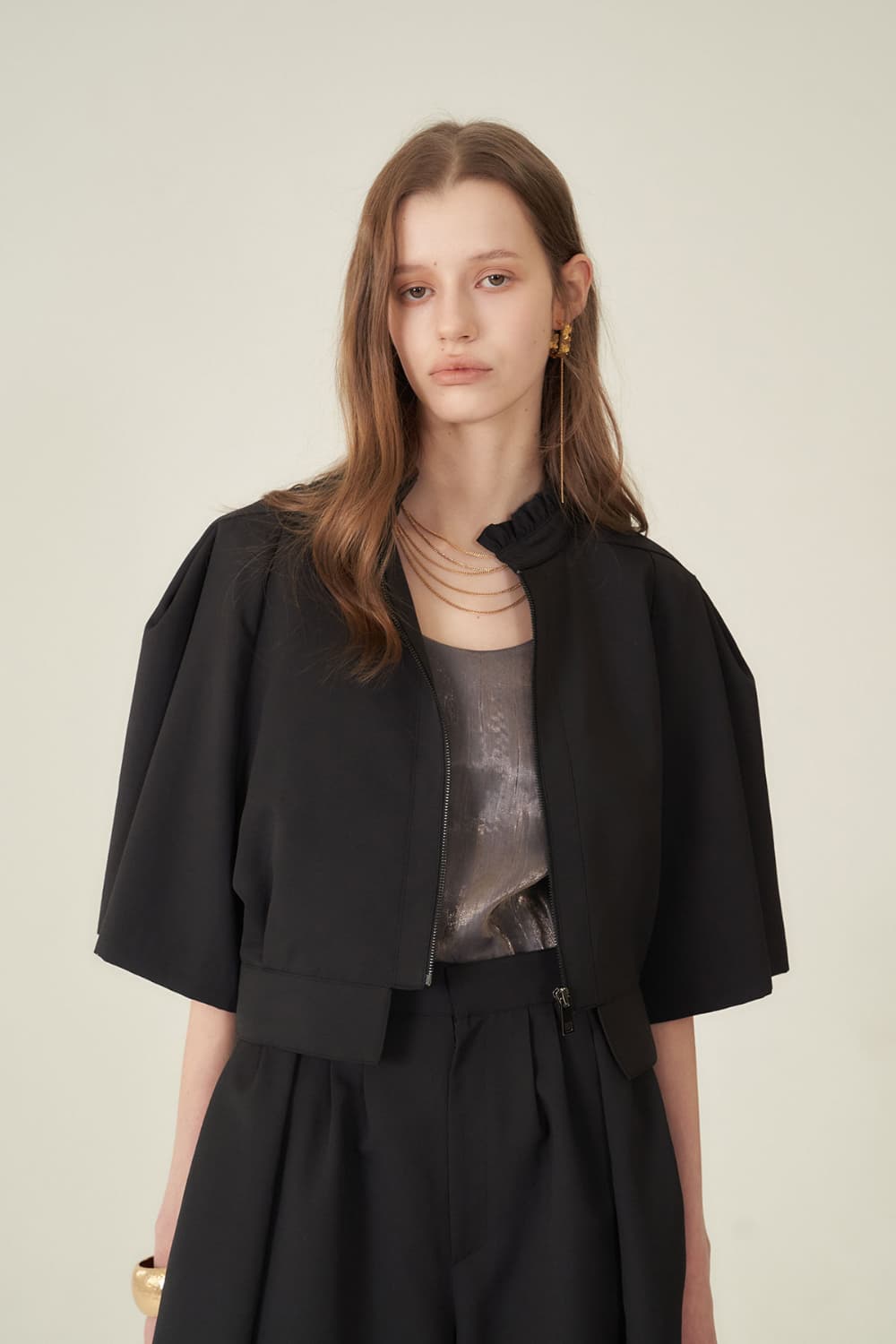 [CAHIERS 26SS] High-Neck Half-Sleeve Balloon Zip-Up Jacket — vue 8