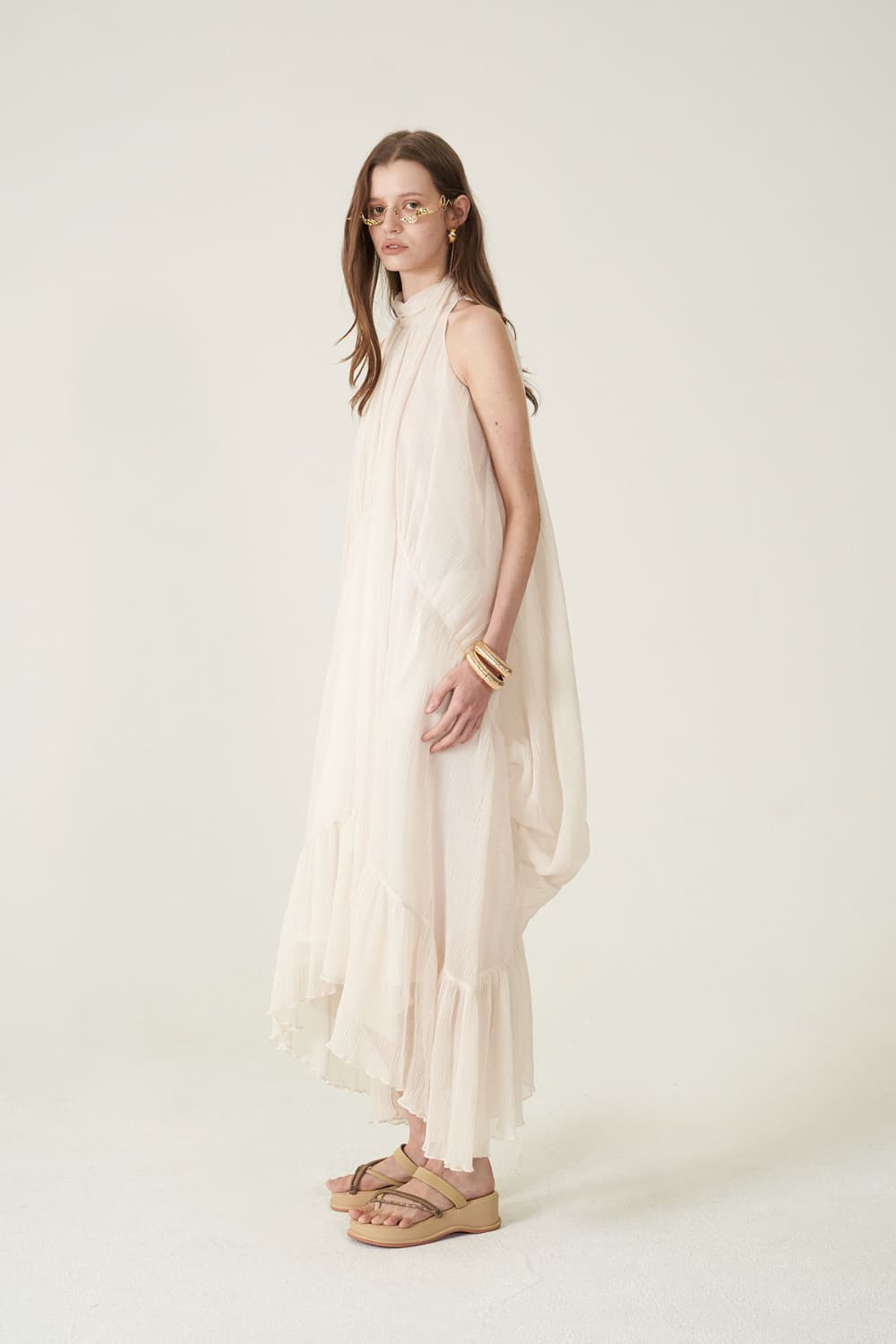 [CAHIERS 26SS] Crinkle Halterneck Rear Balloon Dress — vue 14