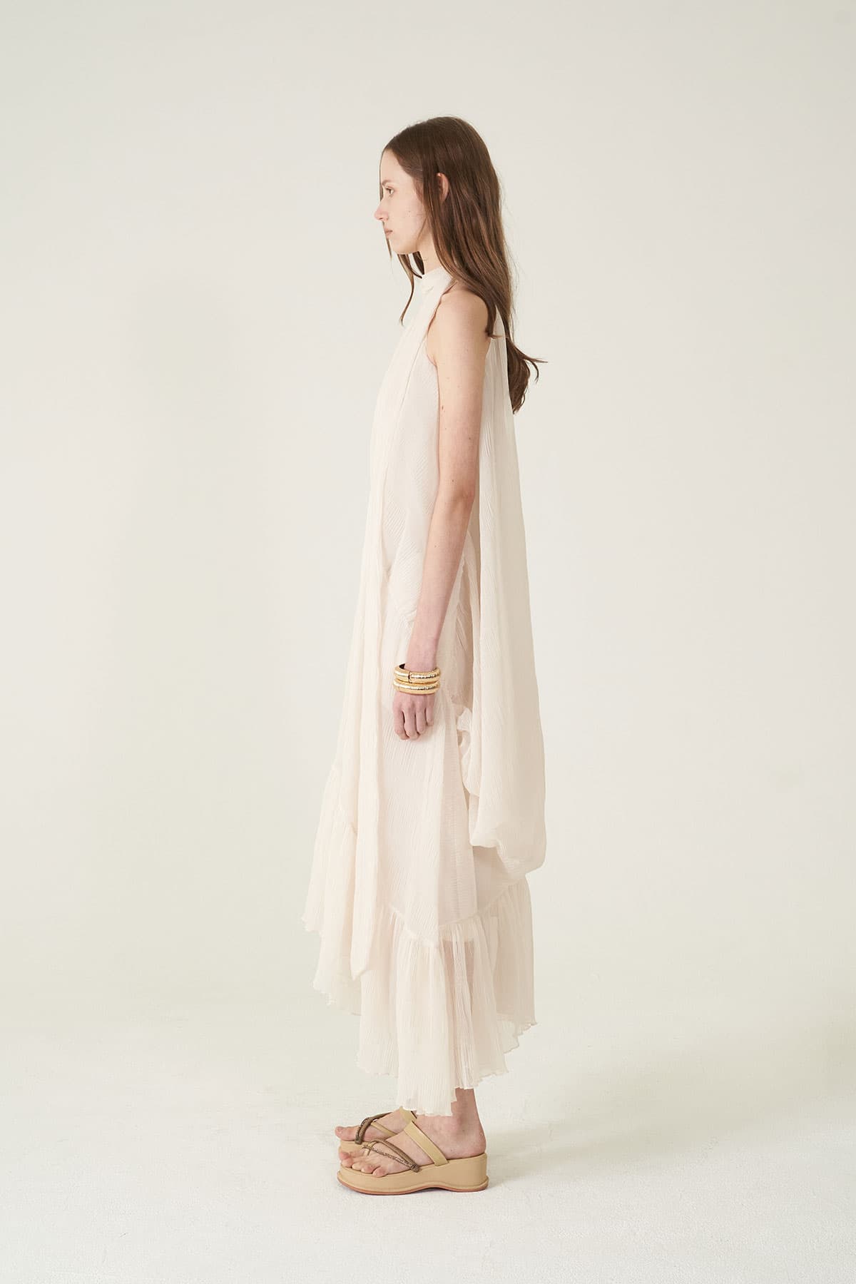 [CAHIERS 26SS] Crinkle Halterneck Rear Balloon Dress — vue 4