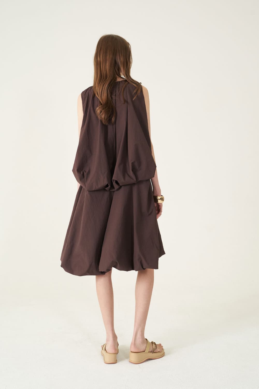[CAHIERS 26SS] Papery Texture Back Volume Bustier Dress — vue 14