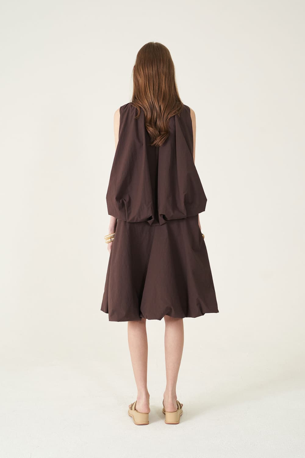 [CAHIERS 26SS] Papery Texture Back Volume Bustier Dress — vue 18