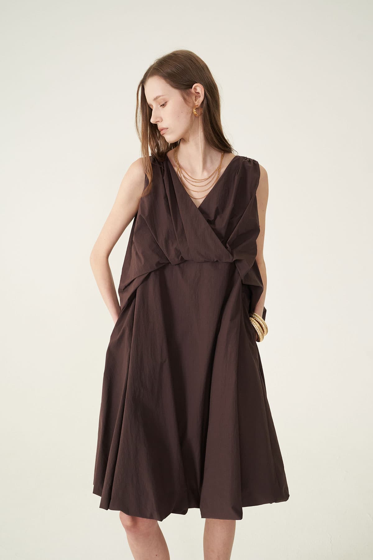 [CAHIERS 26SS] Papery Texture Back Volume Bustier Dress — vue 3
