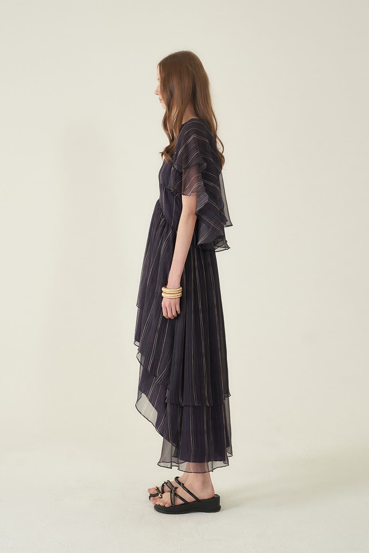 [CAHIERS 26SS] Stripe Silk Flutter Sleeve Asymmetric Dress — vue 4
