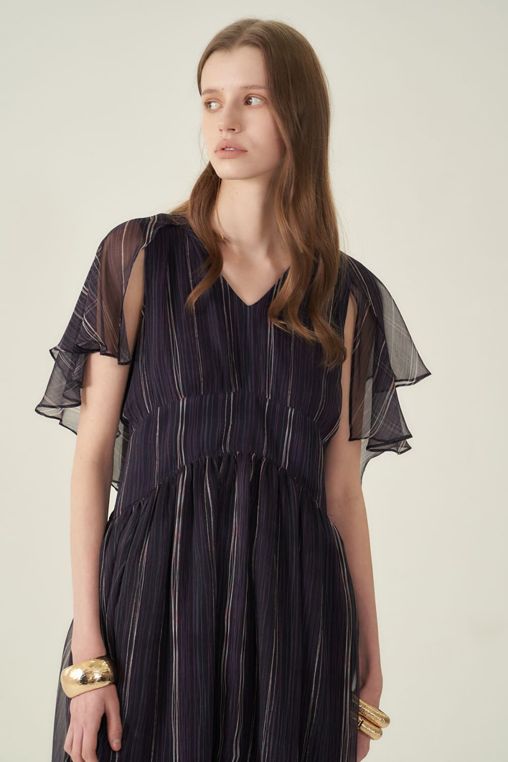[CAHIERS 26SS] Stripe Silk Flutter Sleeve Asymmetric Dress — vue 8