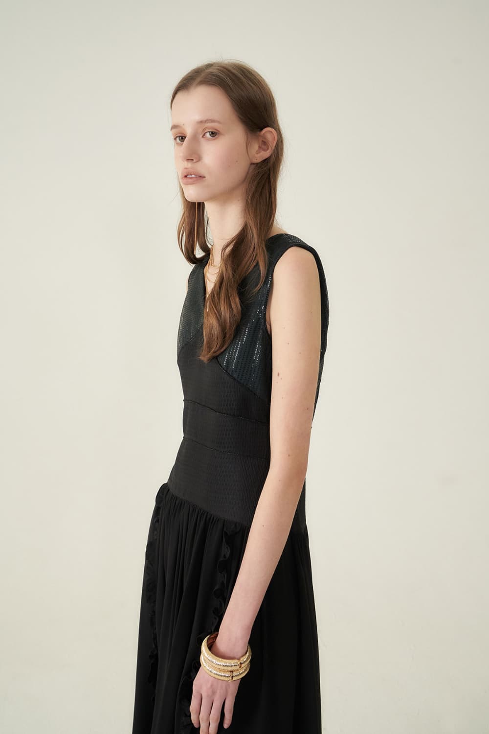 [CAHIERS 26SS] Sequin Top Side Ruffle Slit Maxi Dress — vue 8