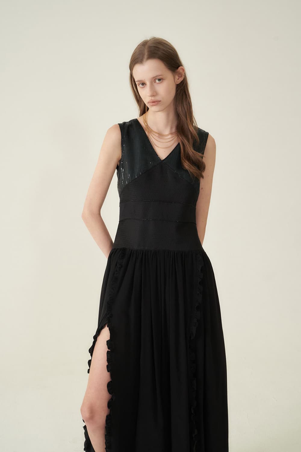 [CAHIERS 26SS] Sequin Top Side Ruffle Slit Maxi Dress — vue 9