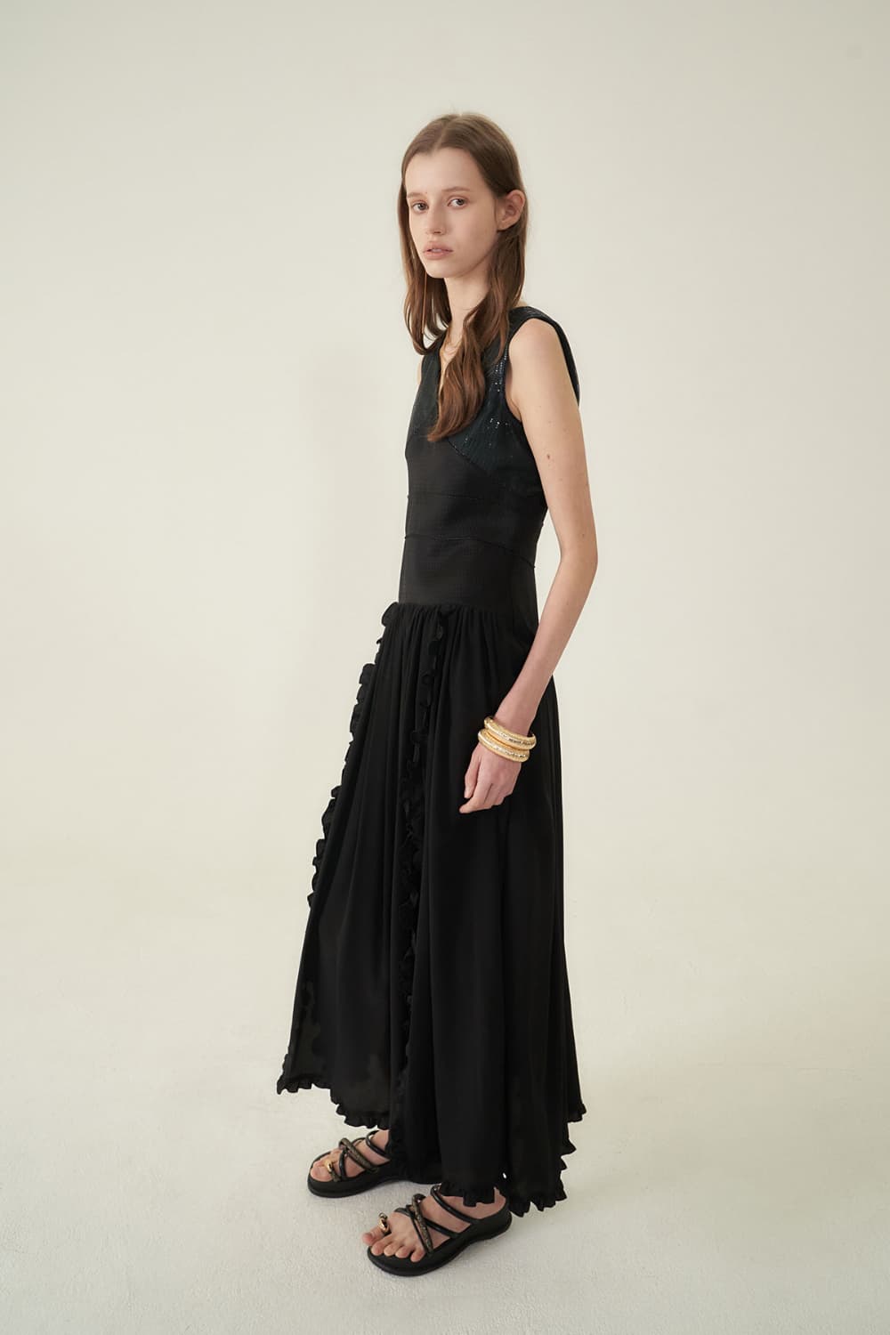 [CAHIERS 26SS] Sequin Top Side Ruffle Slit Maxi Dress — vue 10