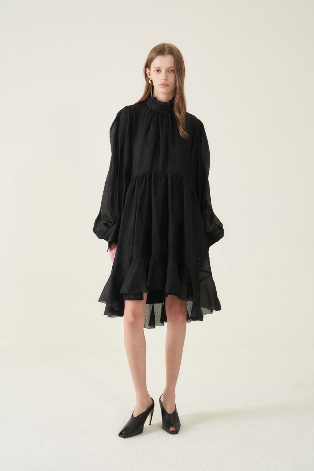 [CAHIERS 26SS] Mini Dot Chiffon High-Neck Balloon Sleeve Dress — vue 13