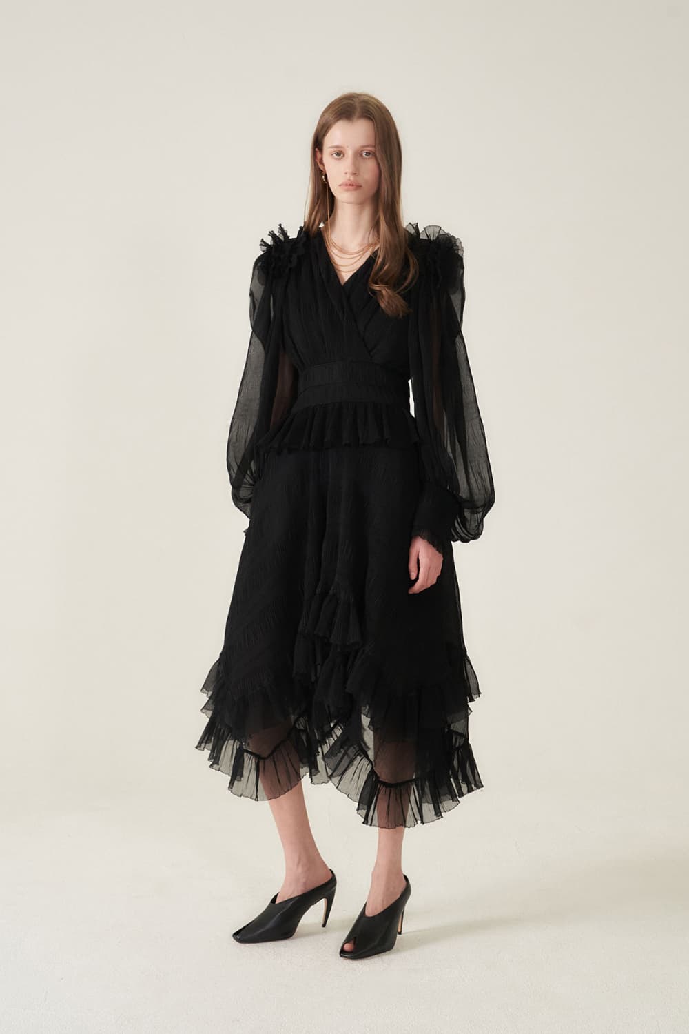 [CAHIERS 26SS] Crinkle Black Peplum Long-Sleeve Dress — vue 14