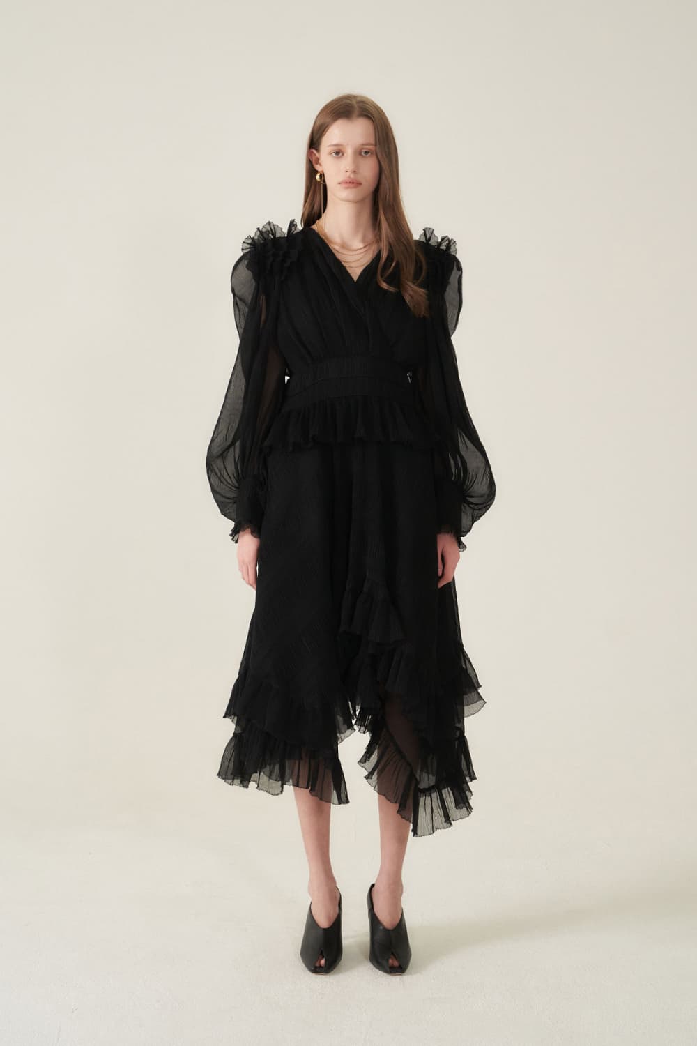 [CAHIERS 26SS] Crinkle Black Peplum Long-Sleeve Dress — vue 20