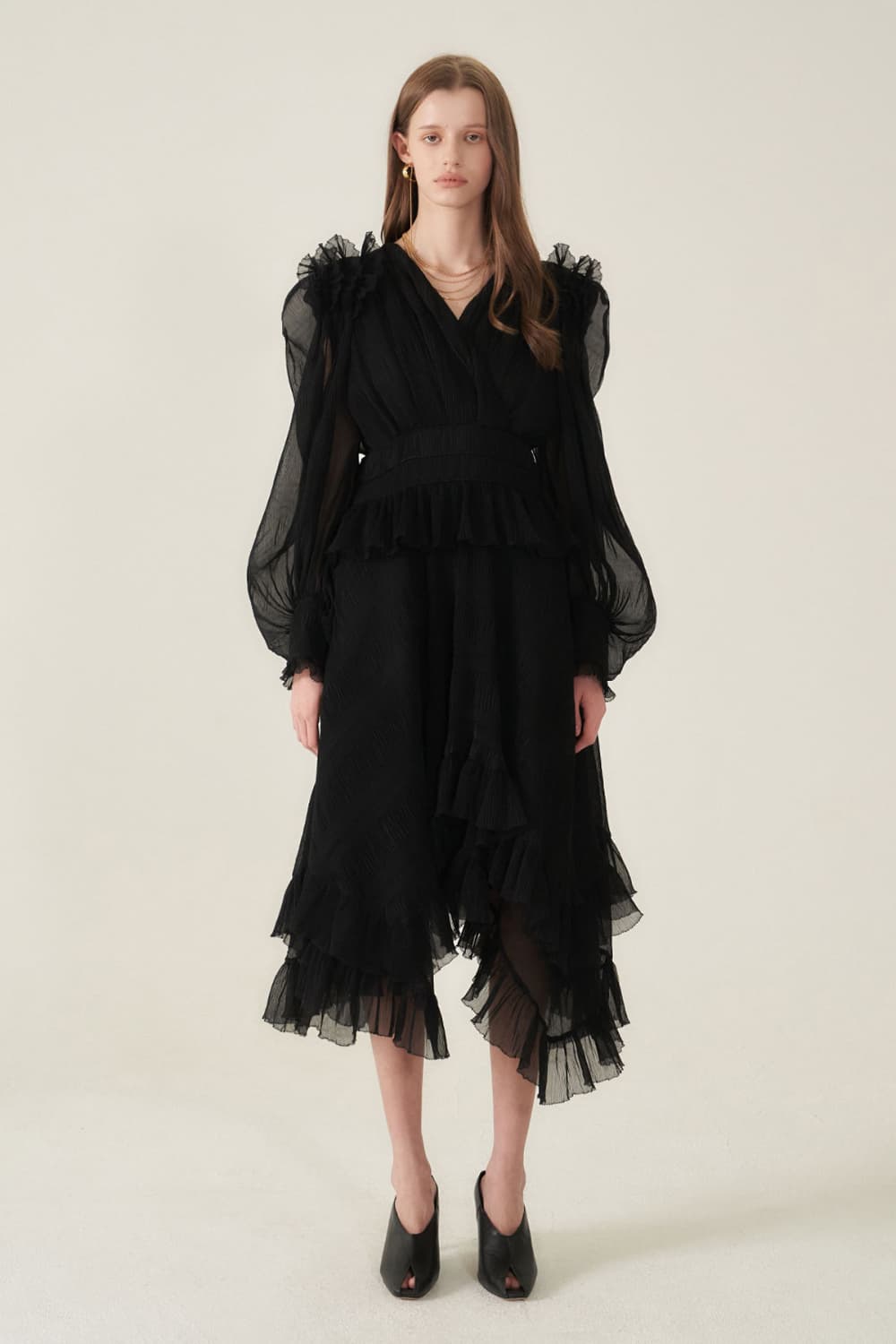 [CAHIERS 26SS] Crinkle Black Peplum Long-Sleeve Dress — vue 7