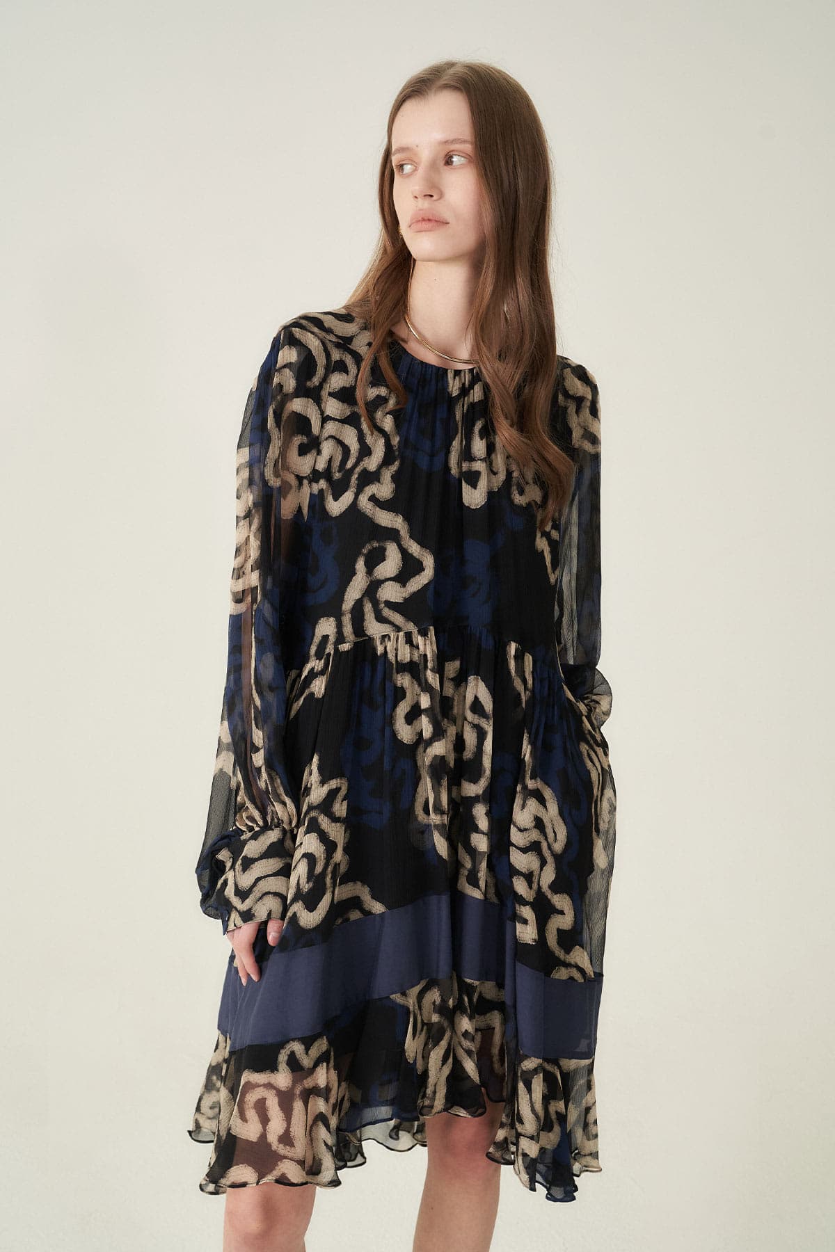 [CAHIERS 26SS] Art Graphic Chiffon Silk Layered Long-Sleeve Dress — vue 2