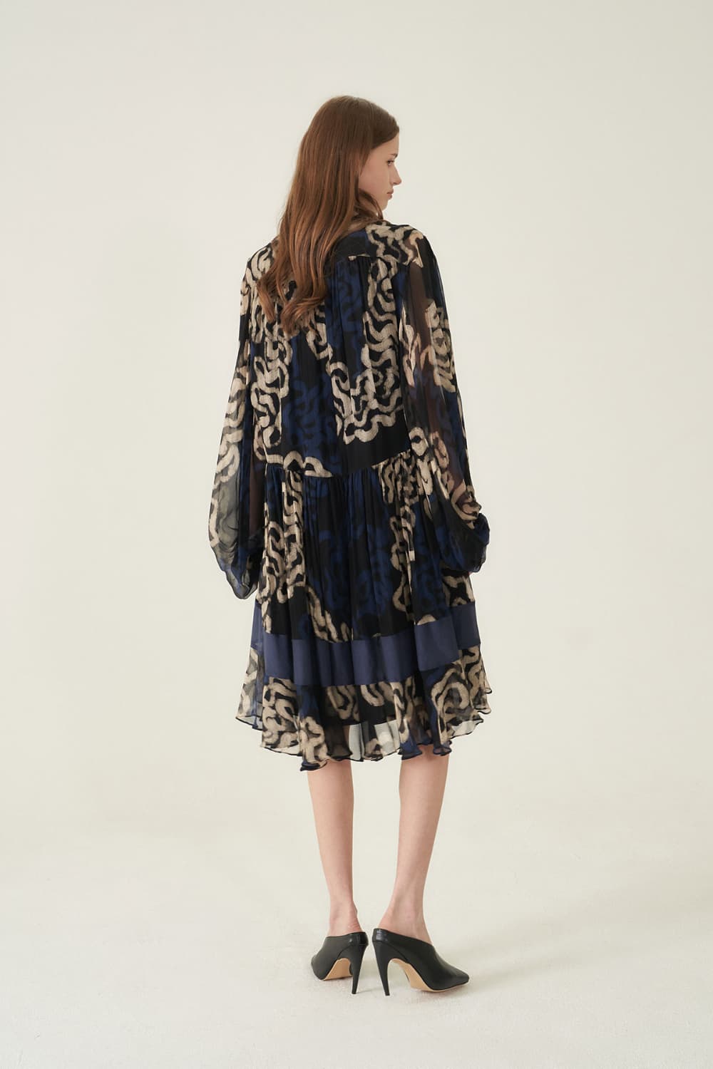 [CAHIERS 26SS] Art Graphic Chiffon Silk Layered Long-Sleeve Dress — vue 16