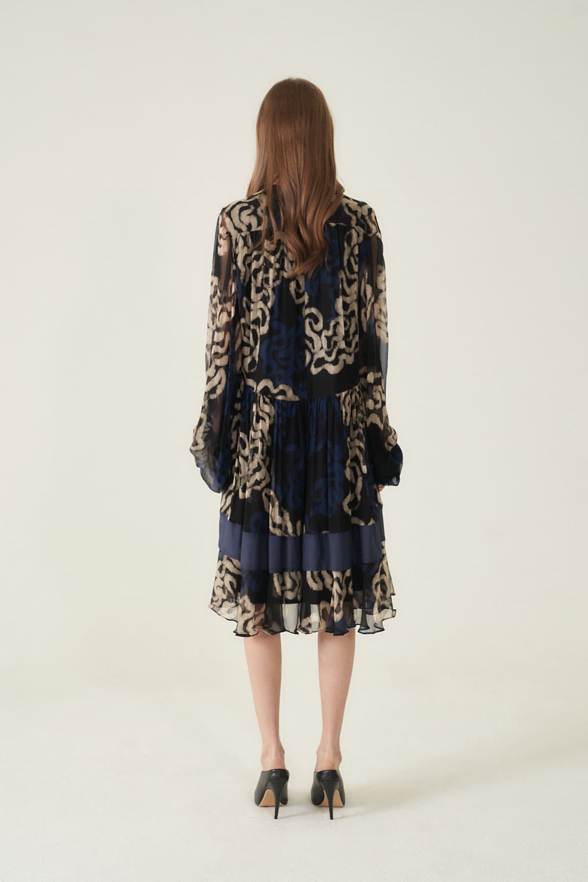 [CAHIERS 26SS] Art Graphic Chiffon Silk Layered Long-Sleeve Dress — vue 5