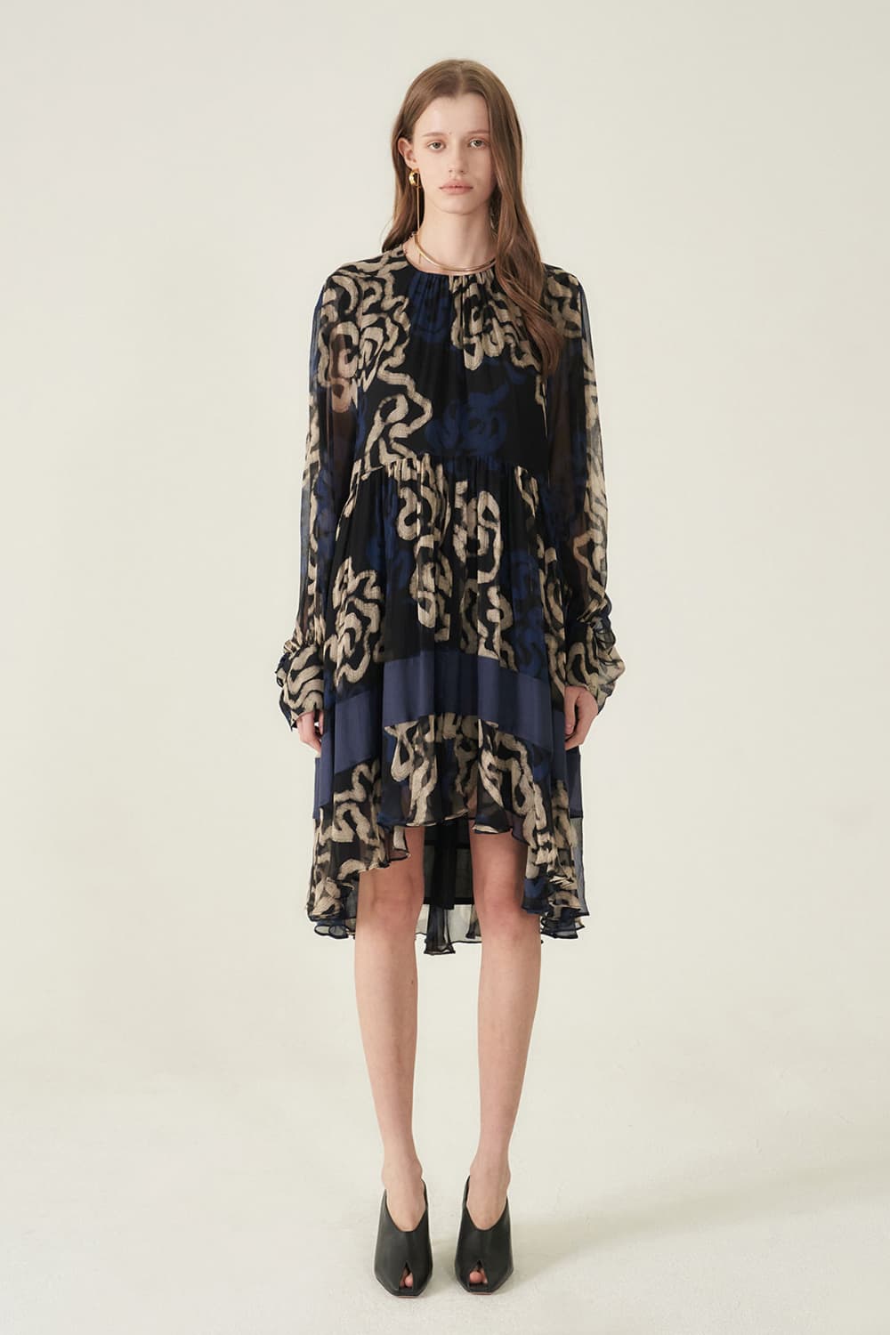 [CAHIERS 26SS] Art Graphic Chiffon Silk Layered Long-Sleeve Dress — vue 7