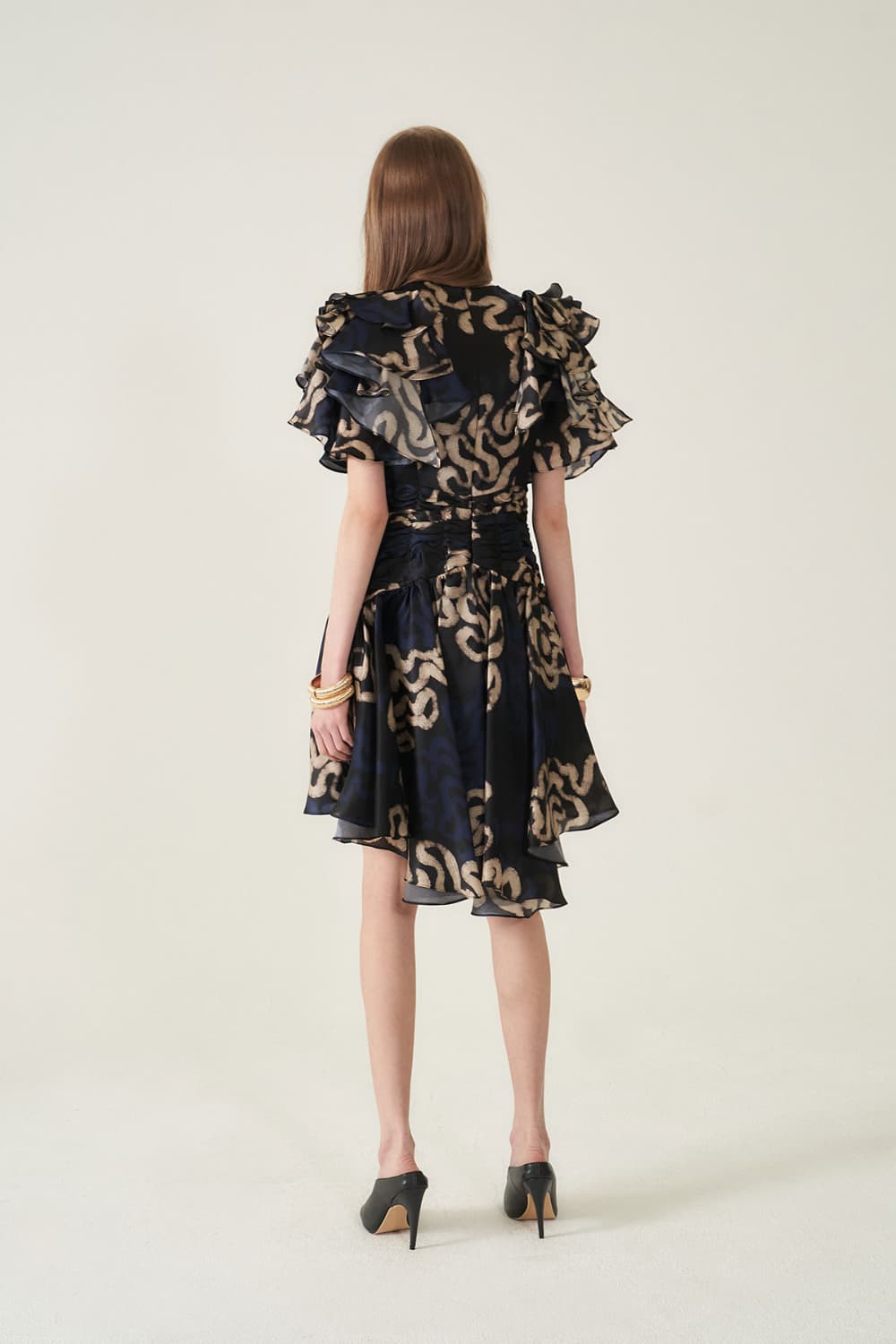 [CAHIERS 26SS] Art Graphic Satin Silk Ruffle Sleeve Asymmetric Dress — vue 16