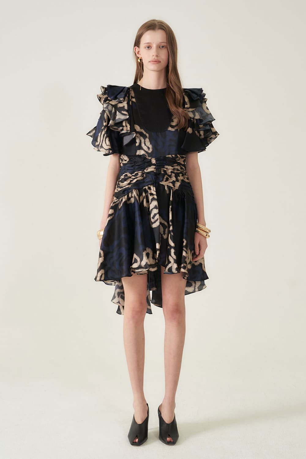 [CAHIERS 26SS] Art Graphic Satin Silk Ruffle Sleeve Asymmetric Dress — vue 7