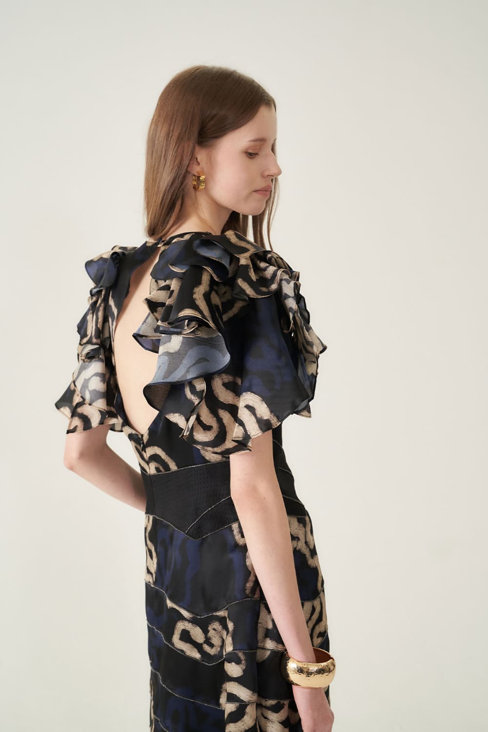 [CAHIERS 26SS] Art Graphic Trimming Detail Open-Back Dress — vue 11