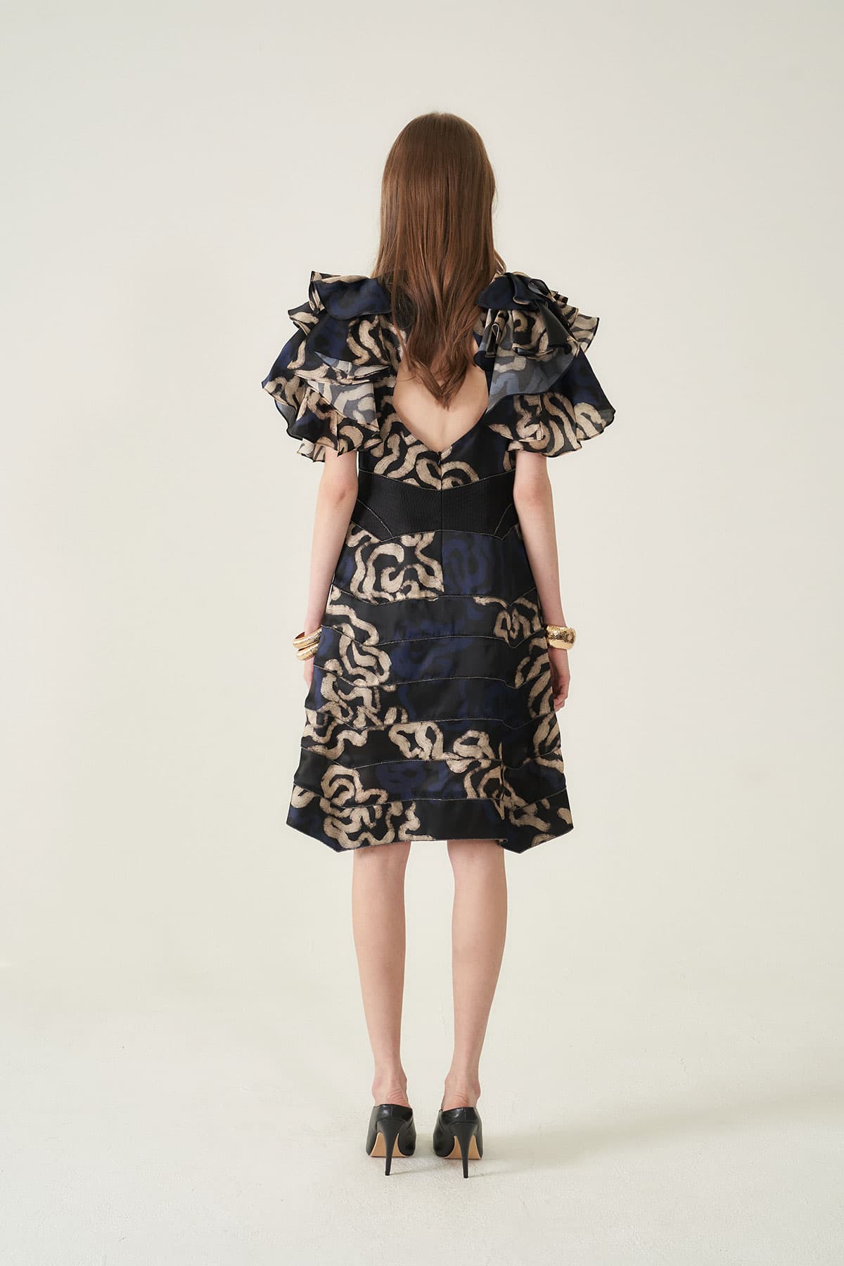 [CAHIERS 26SS] Art Graphic Trimming Detail Open-Back Dress — vue 5